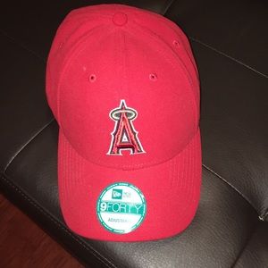 New Angeles red hat